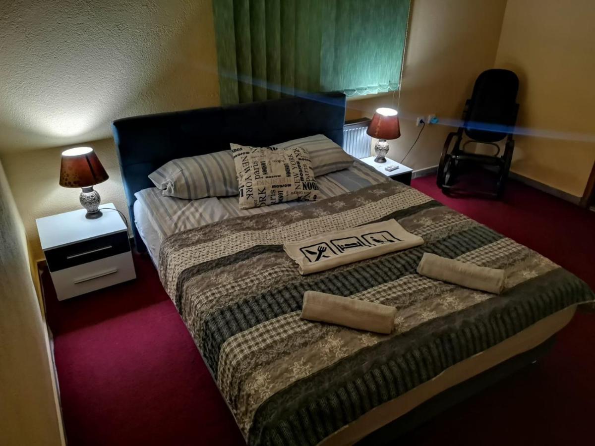 Apartman Nik-Rom Bosanska Gradiska Exteriör bild