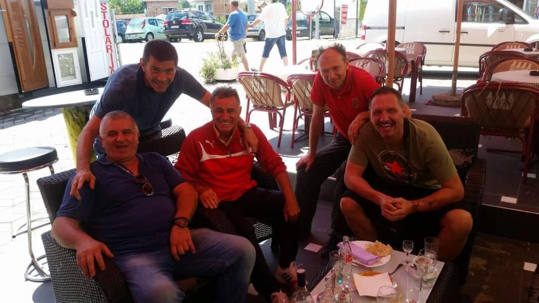 Apartman Nik-Rom Bosanska Gradiska Exteriör bild